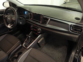 Halvkombi Kia Rio 10 av 21