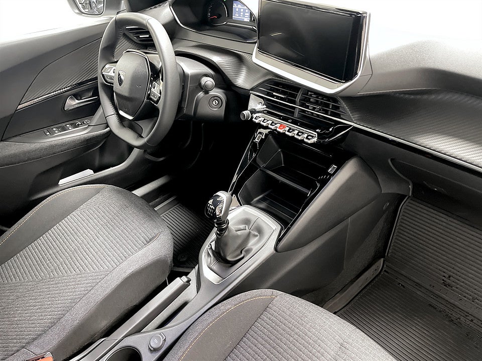 Bild på Peugeot 2008 Style Winter Edition 1.2 PT 100hk B-KAMERA NAVI