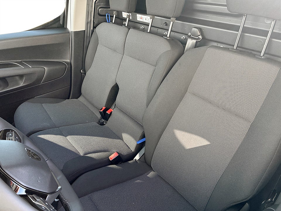 Bild på Peugeot Partner 130hk Aut L2 - EDITION! SERVICE & V-HJUL INGÅR!