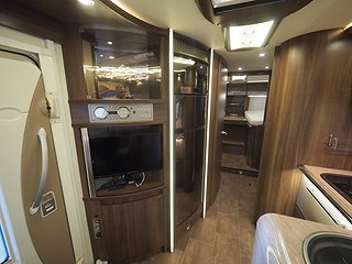 Husbil-integrerad BURSTNER Elegance i895 14 av 29