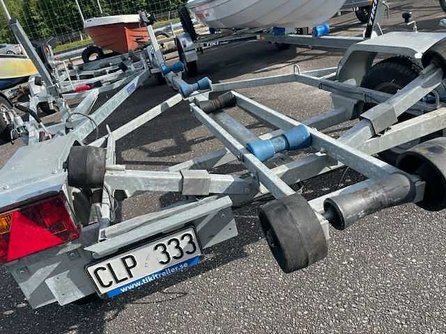 Tikitreiler 600 BT 80 km/h båttrailer - begagnad  