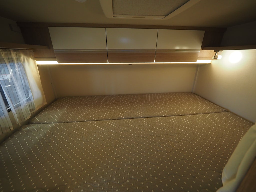 Sunlight T60 Under 6m Markis Automat Tvärbädd Stort garage 2016