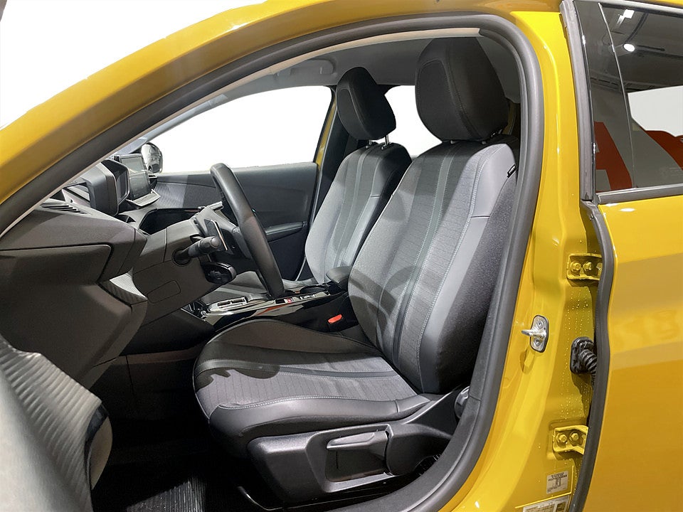 Bild på Peugeot 208 Allure 1.2 PT 100hk Aut - B-KAMERA, CARPLAY