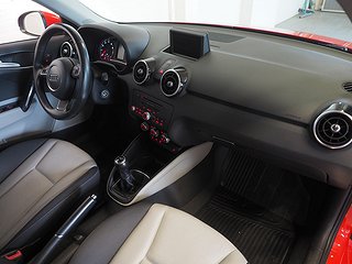 Halvkombi Audi A1 9 av 21