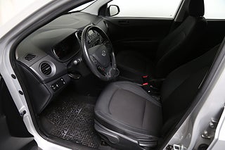 Halvkombi Hyundai i10 10 av 22