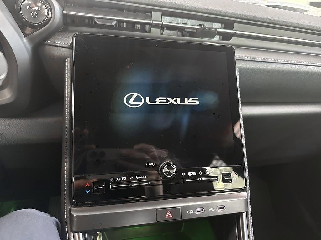 Lexus LBX 2024 - miniatyr 16