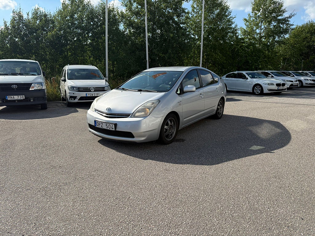 Toyota Prius 1.5 VVT-i + 3CM CVT AUTO SKINN NYBESK/NYSERV V-HJUL
