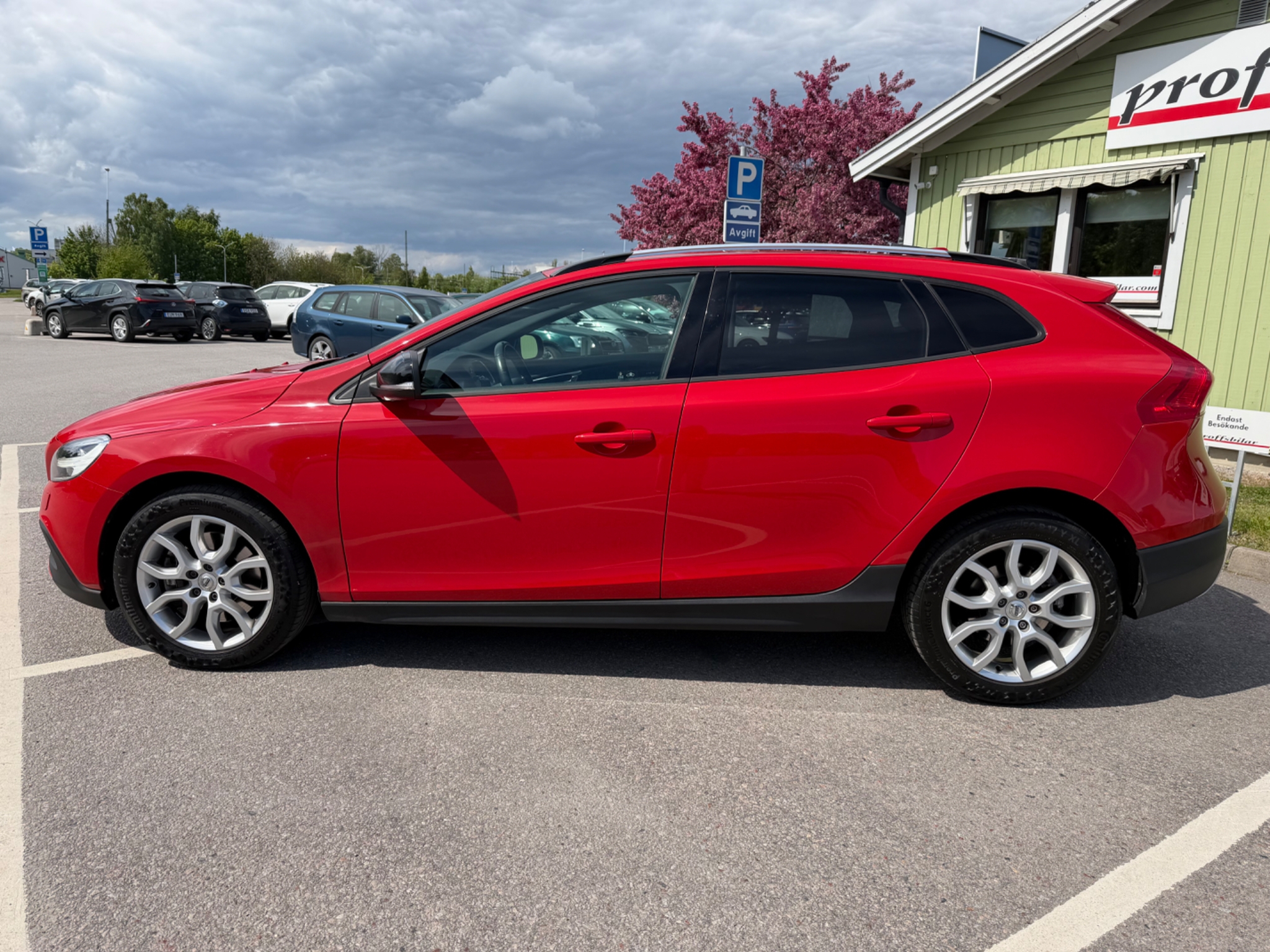 Volvo V40 Cross Country 2018, bild 2/50