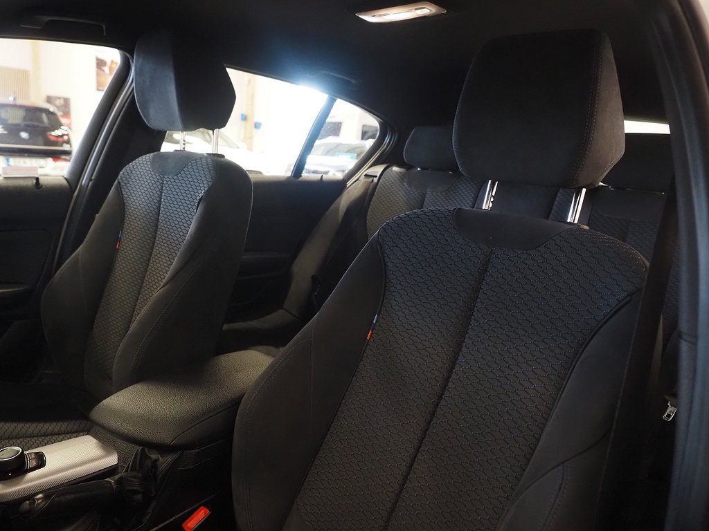 BMW 118 d xDrive 150hk M Sport PDC Farthållare 2017