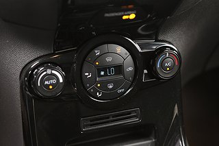 Halvkombi Ford Fiesta 18 av 22