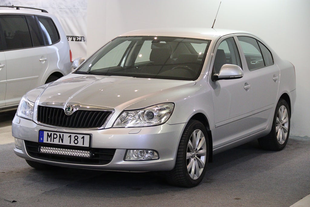 Skoda Octavia 1.8 TSI ELGANCE EURO 5 NY BESIKTIGAD P-SENSORER 