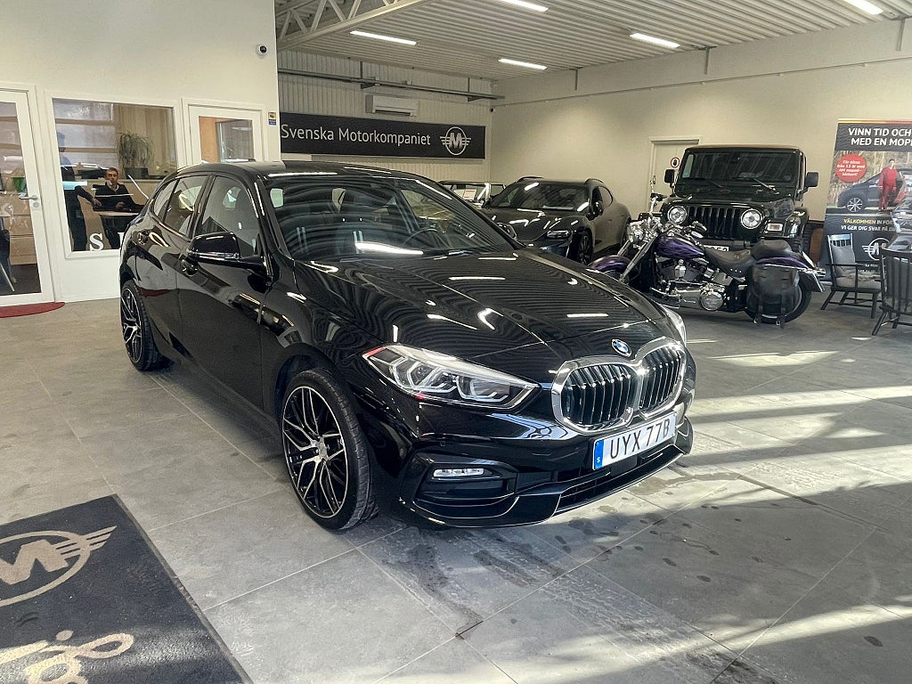 BMW 118I  Sport line P-sensorer fram & bak Keyless Filsassistans