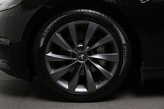 Sedan Tesla Model 3 7 av 27