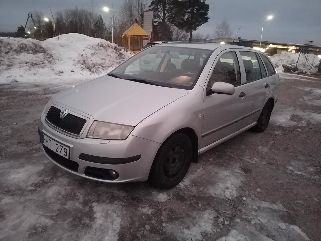 Skoda Fabia Kombi 1.4 Euro 4, dragkrok