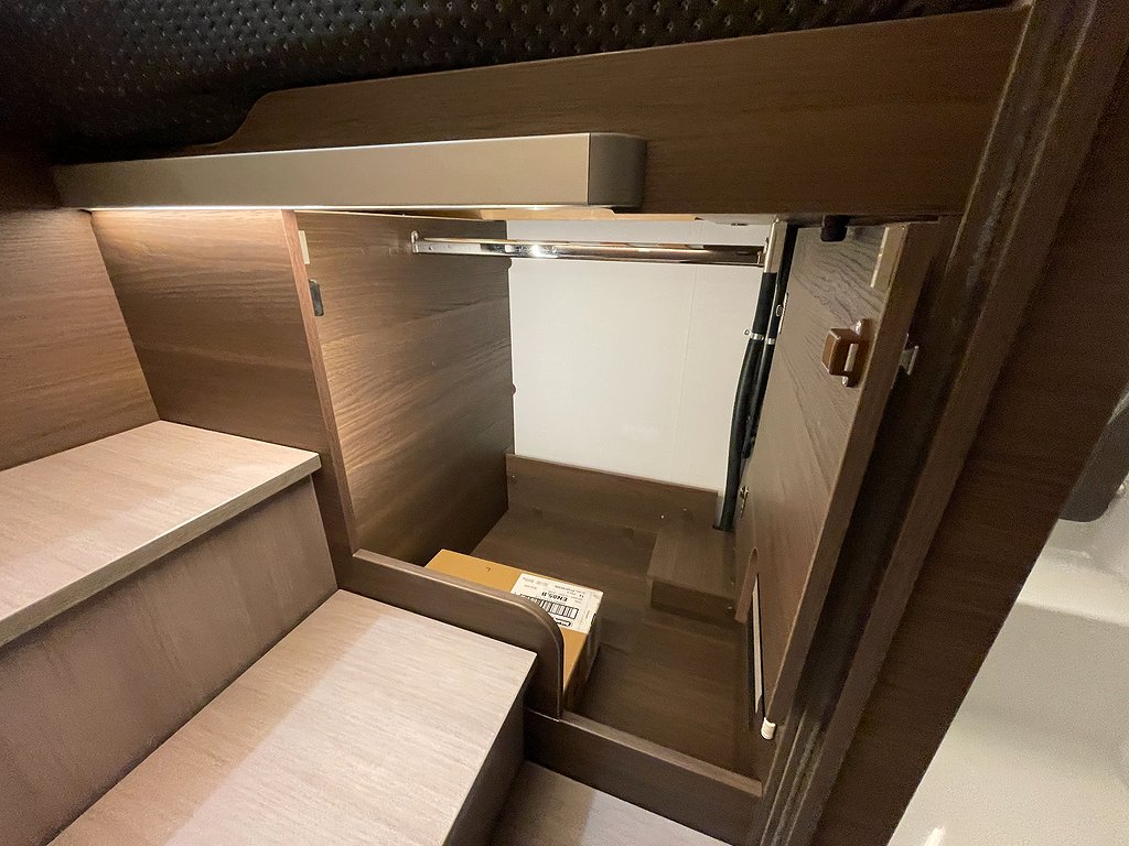 Adria Sonic Supreme 700 SL / Automat 180hk / ALDE / Taksäng - Adria