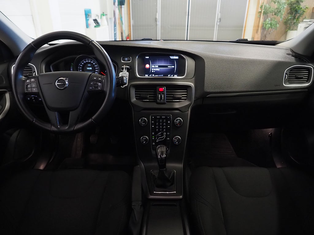 Volvo V40 D2 120hk Kinetic Business II Klimatpkt P-Värmare 2018