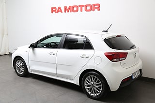 Halvkombi Kia Rio 4 av 24