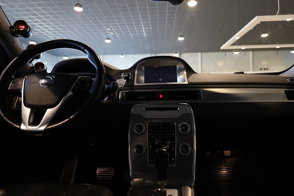 Volvo V70 D5 AWD Geartronic Summum Lucka Drag Navi Värmare 2012