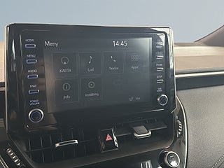 Toyota Corolla Hybrid e-CVT Style S&V-hjul/Kamera/Navi/AdaptivFart – bild 11