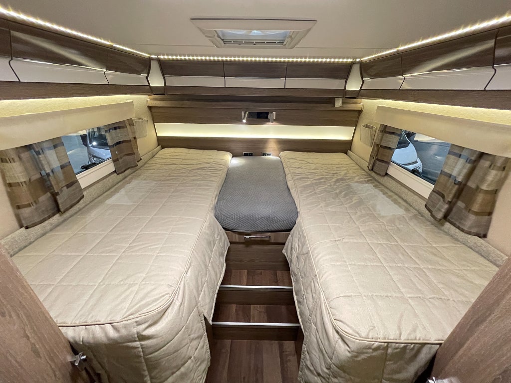 Kabe TMI 810 LGB / Hyd-Stöd/Aut180hk/Solcell/ALDE/Tandem  - Kabe