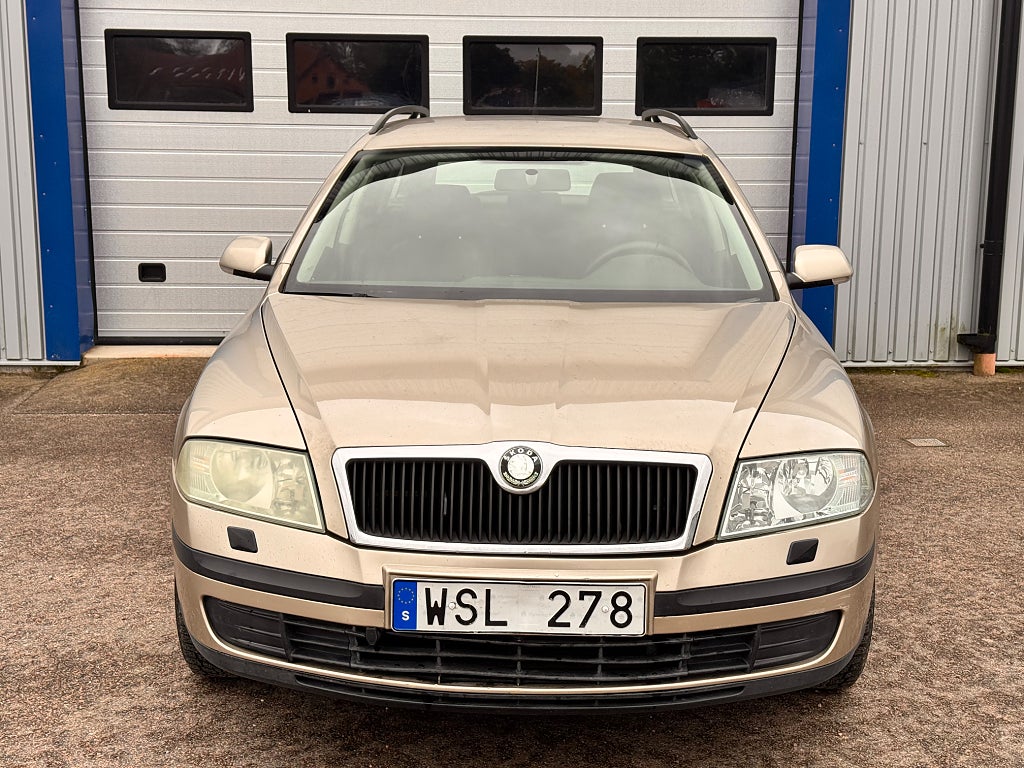 Skoda Octavia Kombi 2.0 FSI Euro 4 ny besiktad 2027-1-31