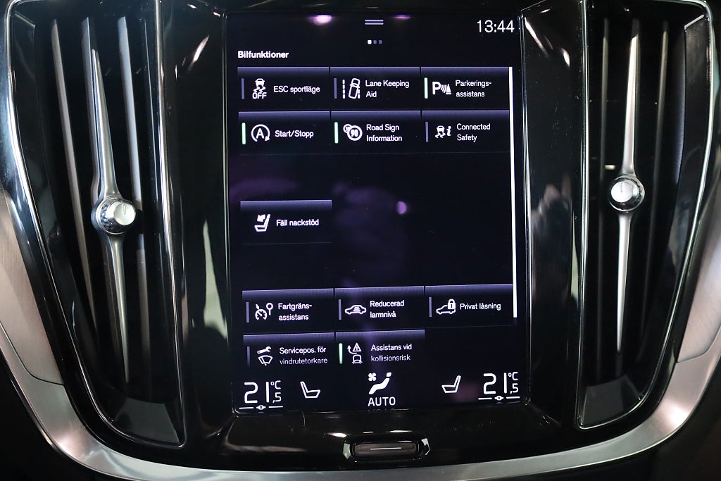 Volvo V60 D4 AUT Momentum Advanced SE II Drag Navi VOC Moms 2021