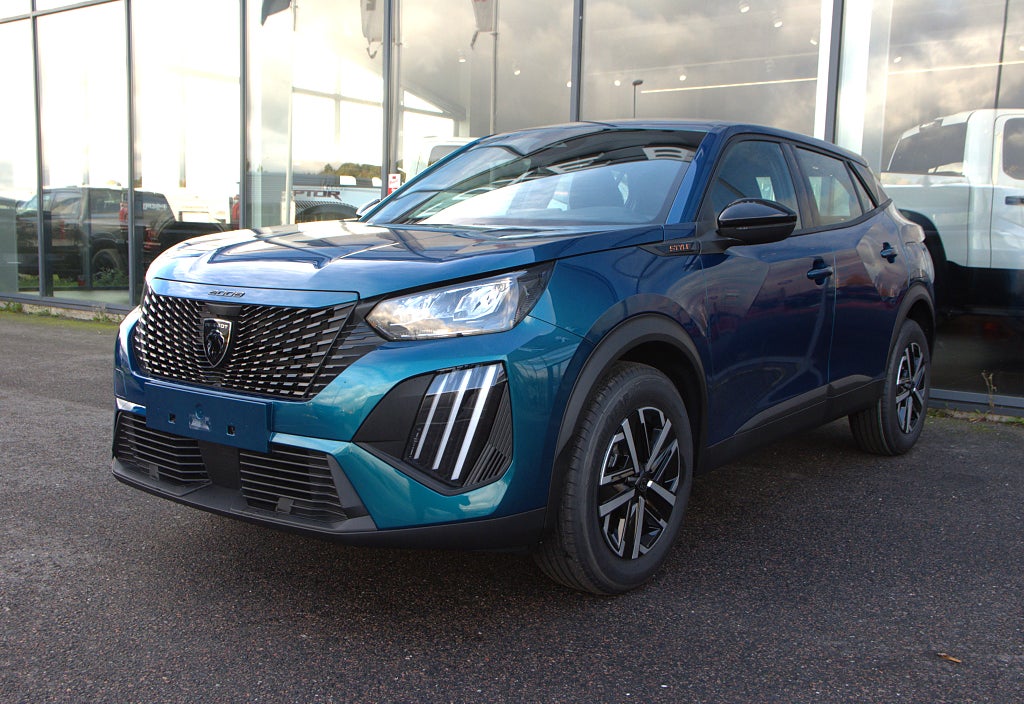 Peugeot 2008 STYLE Hybrid 145 Aut Privatleasing 3399 kr/mån