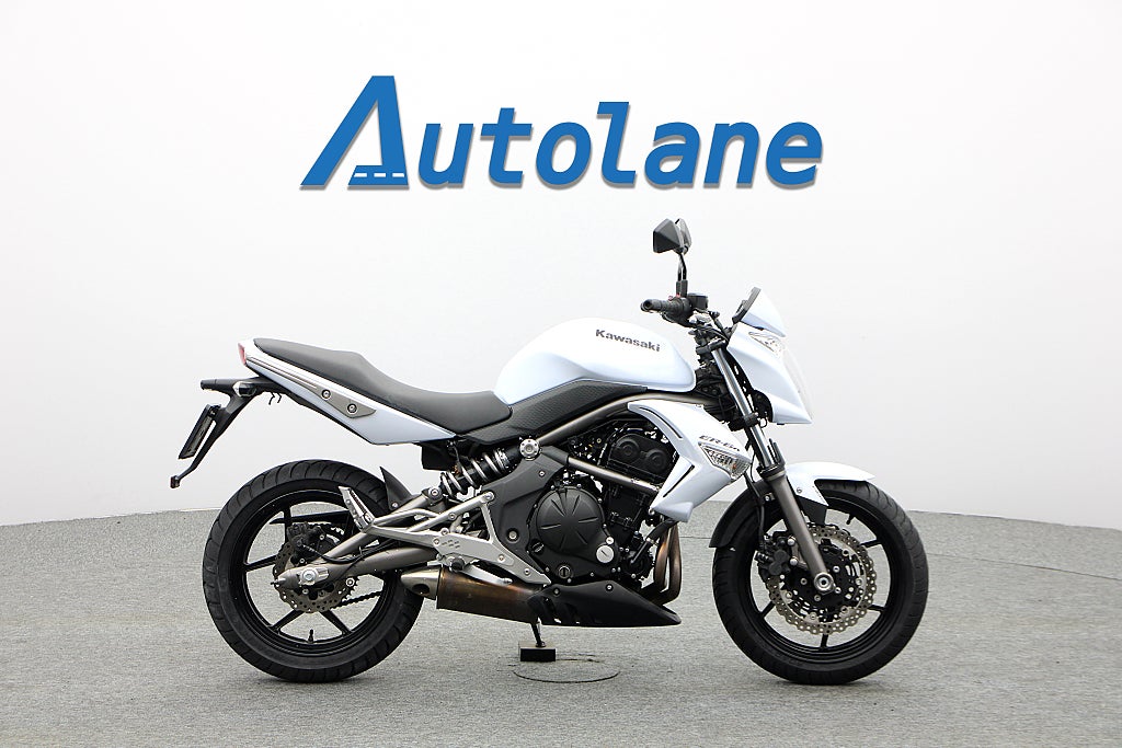 Kawasaki ER-6N* ABS Nya däck Fram & bak Nyservad*