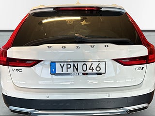 Volvo V90 Cross Country T5 AWD Geartronic Pro Edition MOMS/H&K/SoV/Kamera/Skinn