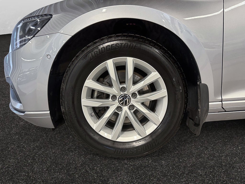 Volkswagen Passat Sportscombi 1.5 TSI Aut Adapt farth Dragkrok Rattvärme bild 14