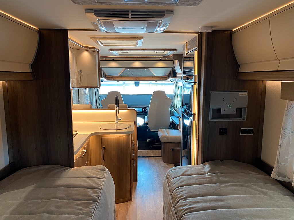 Kabe Imperial TravelMaster 810 LT / Cinderella / Badrum Bak - Kabe