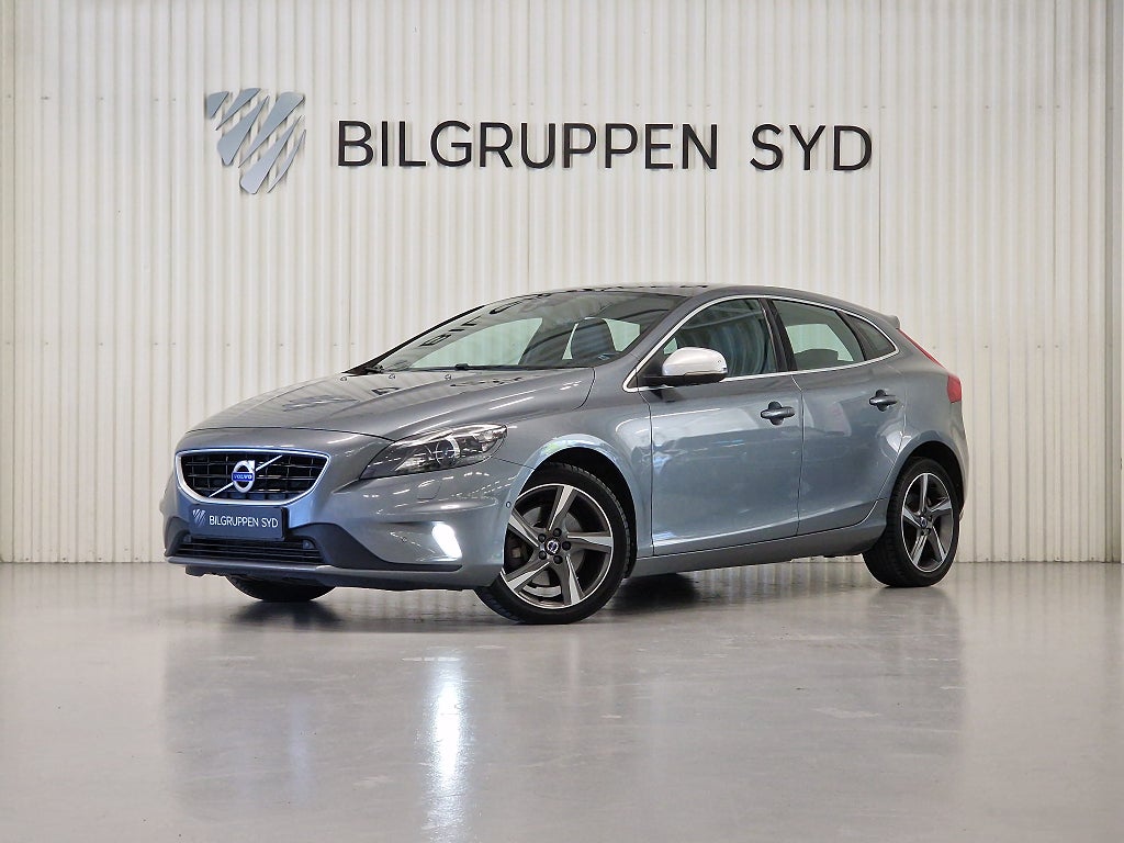 Volvo V40 D4 R-Design|Panorama|Keyless|Dragkrok|Navi