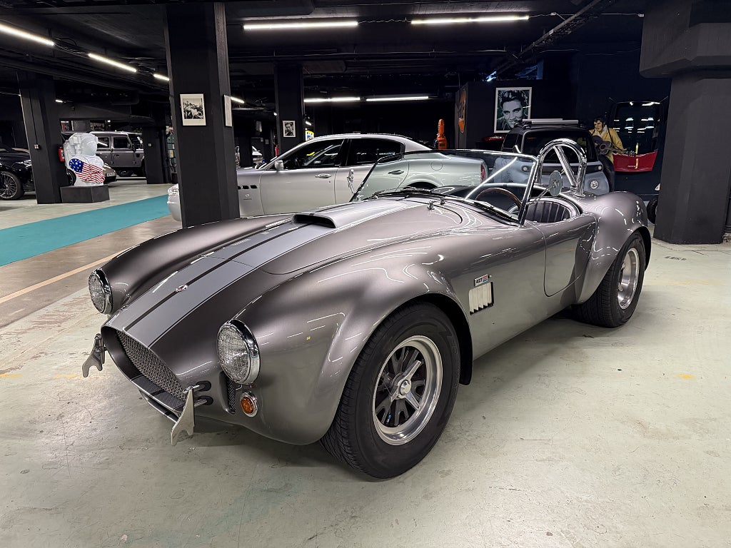 AC Cobra Superperformance