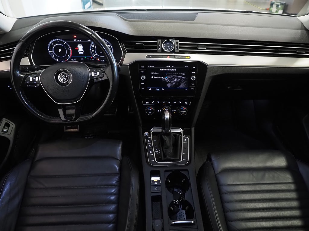 Volkswagen Passat Alltrack TDI 190hk 4M | D-värm | Drag | Cockpit | Skinn | 2018