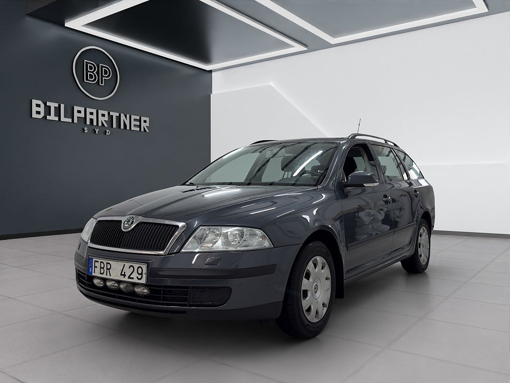 Skoda Octavia Kombi 1.6 MPI/Ny Besiktad/Ny Servad/1-Brukare