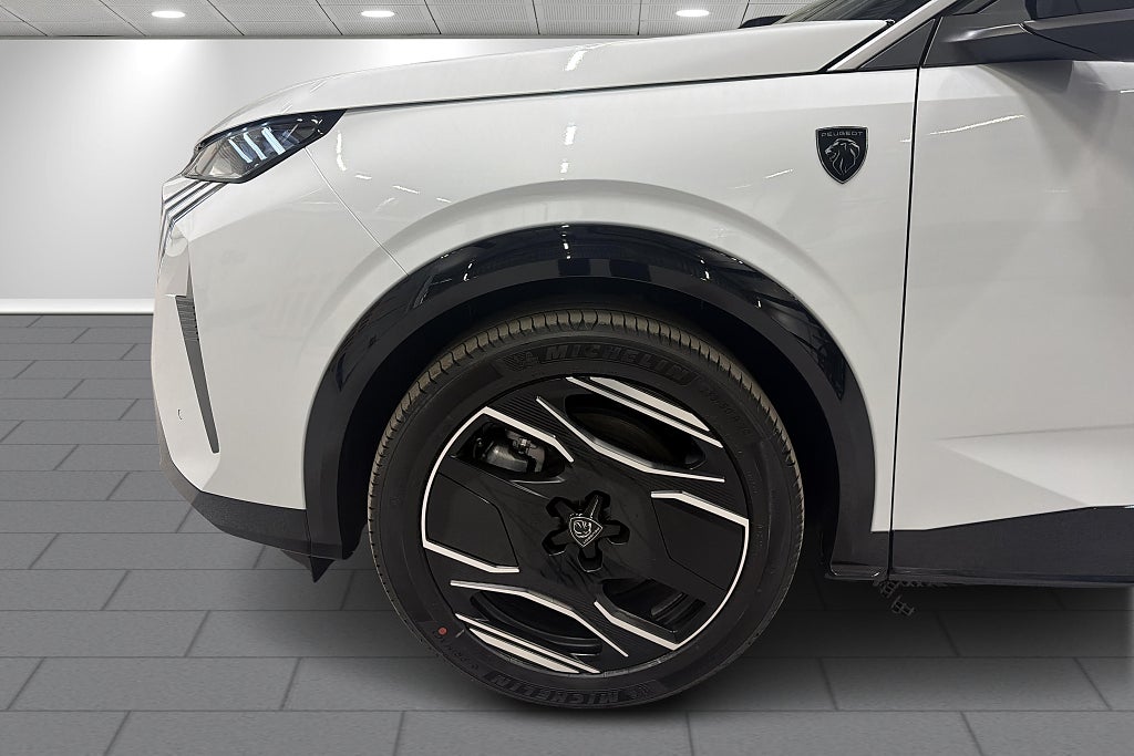 Peugeot E-3008, 214hp, 2026