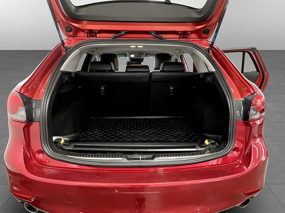Bild på Mazda 6 Wagon 2.2 SKYACTIV-D 184hk Aut 4WD B-KAMERA RATTVÄRME