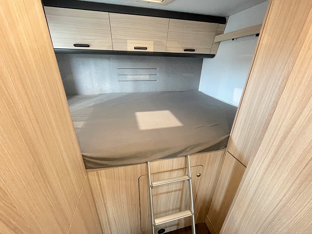 Sun Living A 75 DP / Automat / 6 bäddar / 6 bältad / Solcell - Sun Living