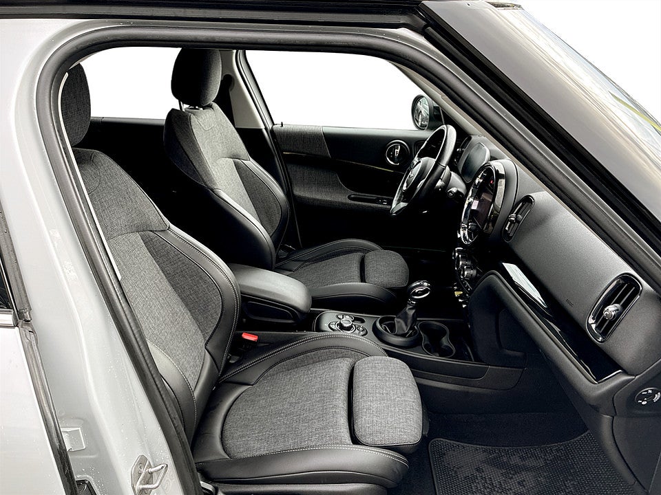 Bild på MINI Countryman Cooper SE ALL4 PHEV 220hk Aut AWD B-KAMERA NAVI