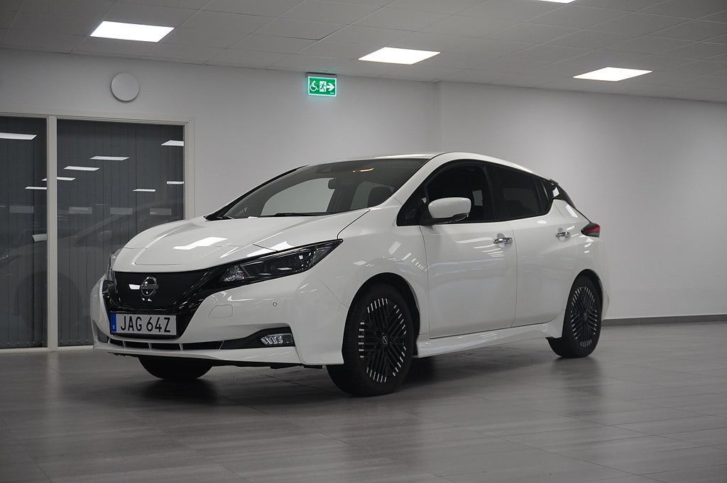 Nissan Leaf 0,95% ränta N-Connecta 39 kWh 360 Kamera Sensorer Fram Bak,