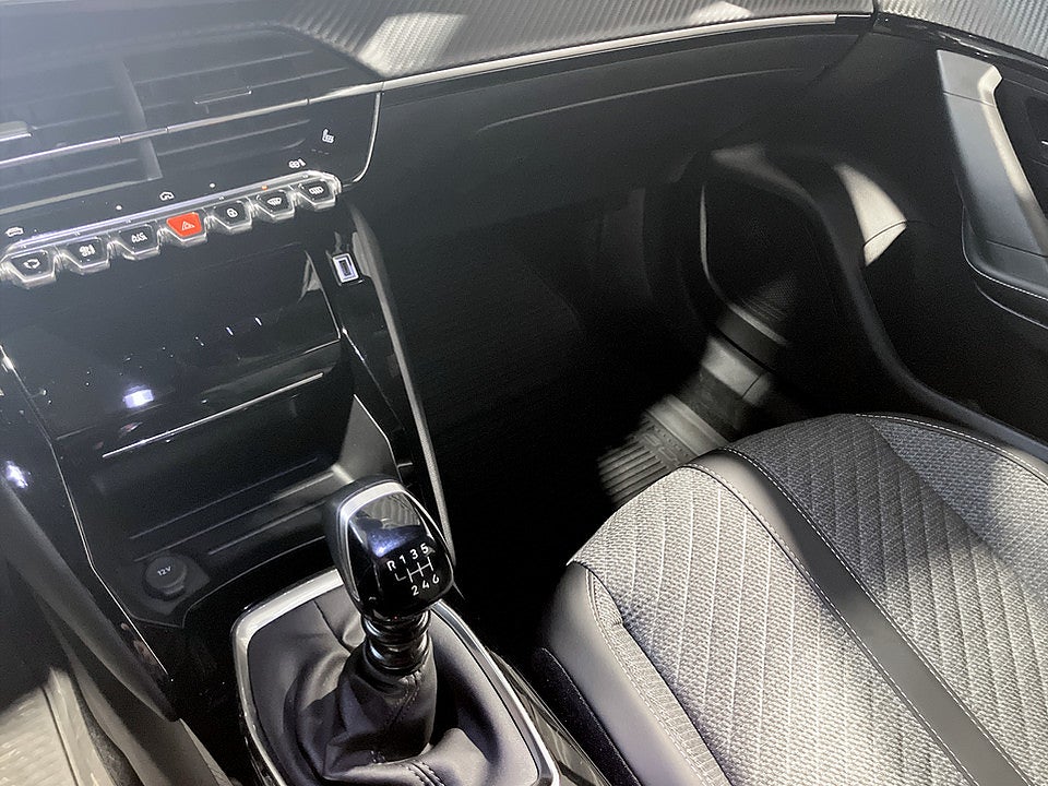 Bild på Peugeot 2008 Allure 1.2 PT 130hk KAMPANJRÄNTA 3,99%