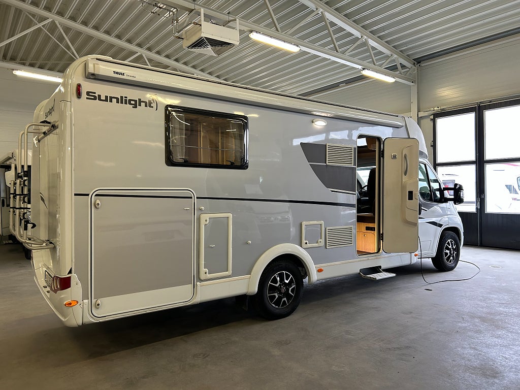 Sunlight Capron T68 / Taksäng /Solcell / Ugn / Utv. dusch  - Sunlight