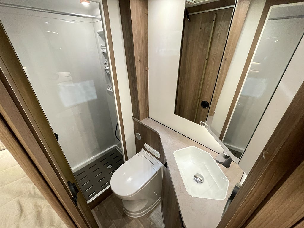 Kabe TMX 810 LXL /Cinderella/ALDE/5 bältad/Automat/Mercedes - Kabe