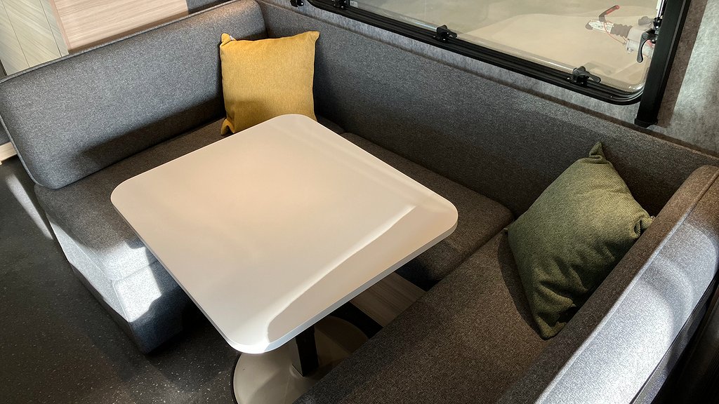 Adria Altea 542 PK / 3-våningsäng / 2,295.- / mån - Adria