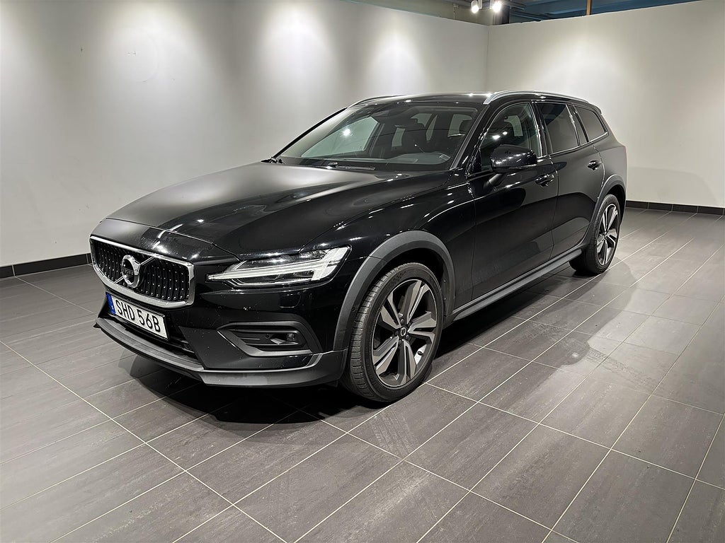 Volvo V60 Cross Country B4 AWD Advanced Navi Edt. 360° 19 | Ränta 1,99%