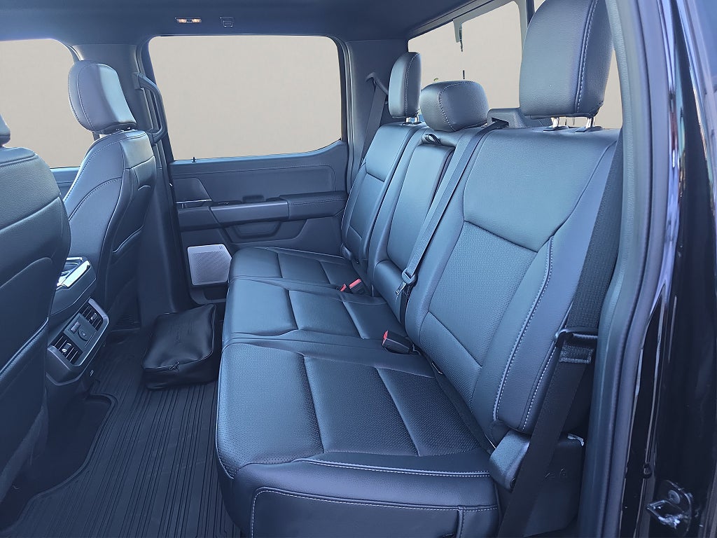 Ford F-150 NYA SuperCrew Lariat BLACK APPERANCE V8 MY2025 - bild 6