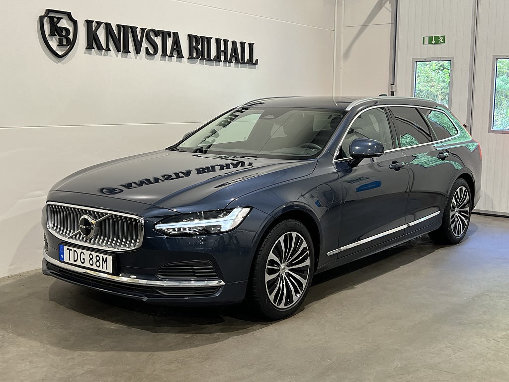 Volvo V90 Recharge T6 AWD Core Edition Moms BLIS 350hk