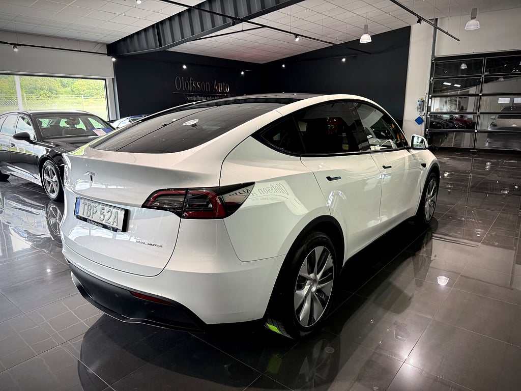 Tesla Model Y Long Range AWD Glastak 514hk - bild 21