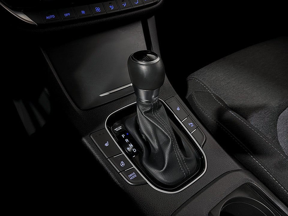 Bild på Hyundai i30 Essential 1.0 T-GDI Aut BACKSENSOR RATTVÄRME 120hk