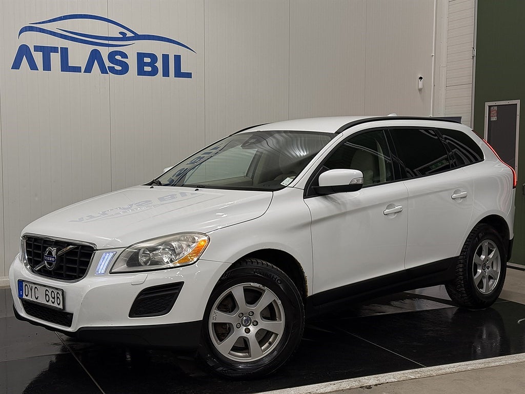 Volvo XC60 D5 AWD 215hk Kinetic|Ny servad|Drag|SoV|